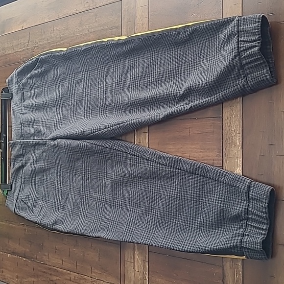 Sweaty Betty Pants - Sweaty Betty Plaid Crop Pants size L